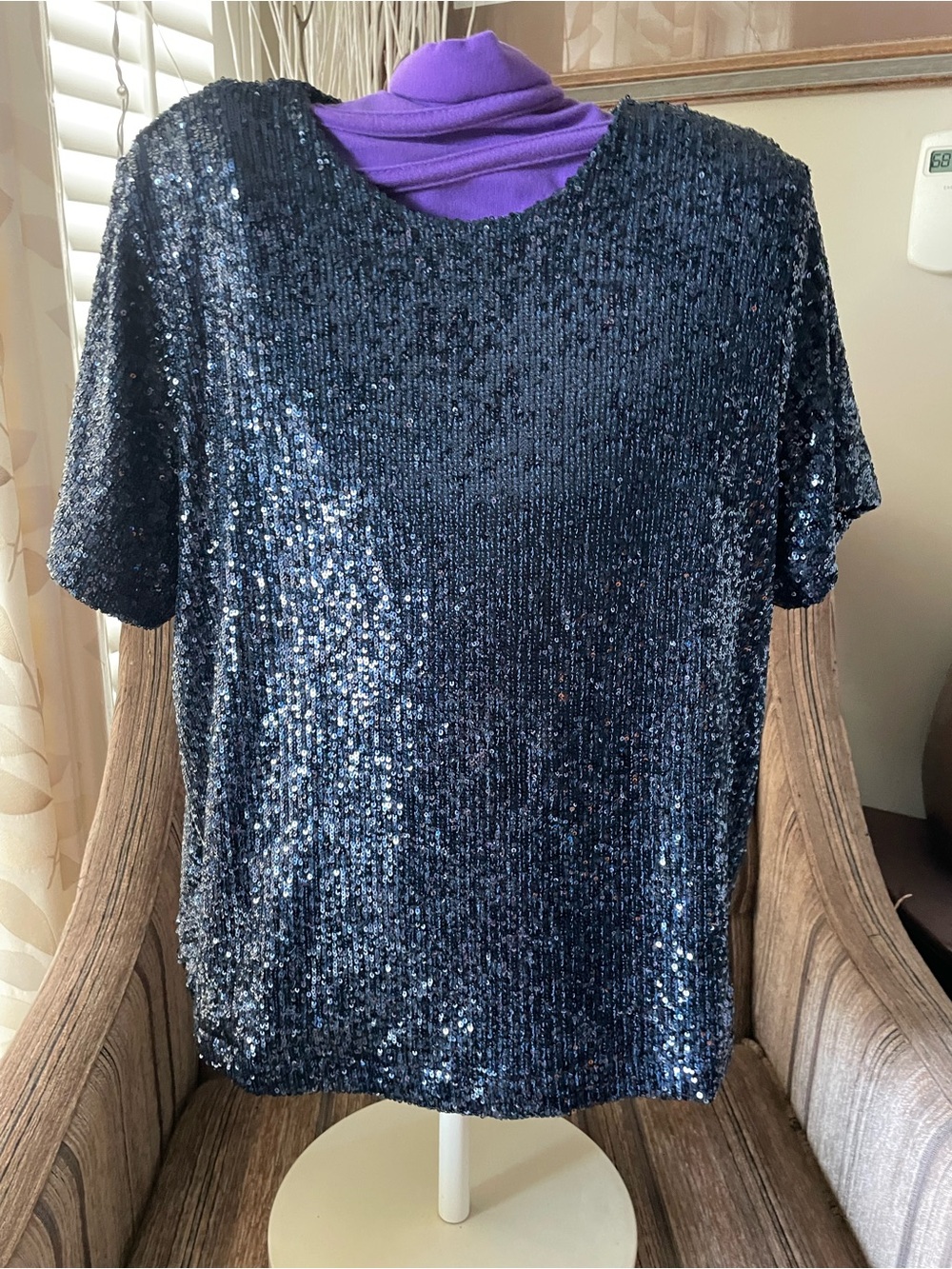 Short-Sleeve Sequin Top in Navy Blue